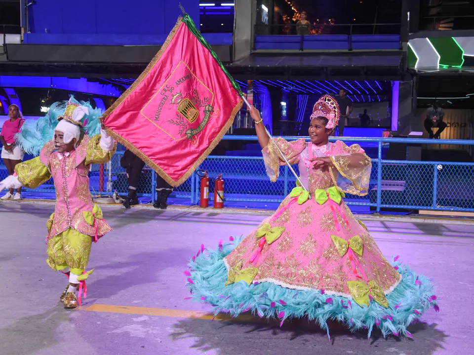 Desfiles Mirins 2026: nova geração do Carnaval desfila na Sapucaí com programação especial