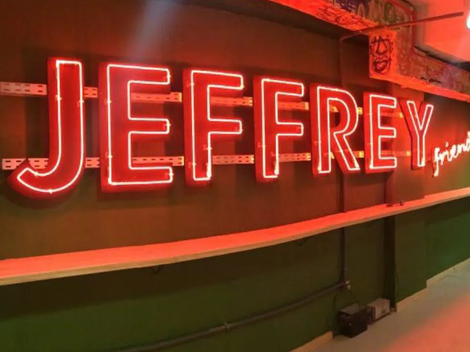 Jeffrey Capsule
