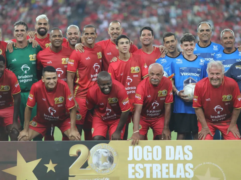 Jeu d'étoiles dans Maracanã