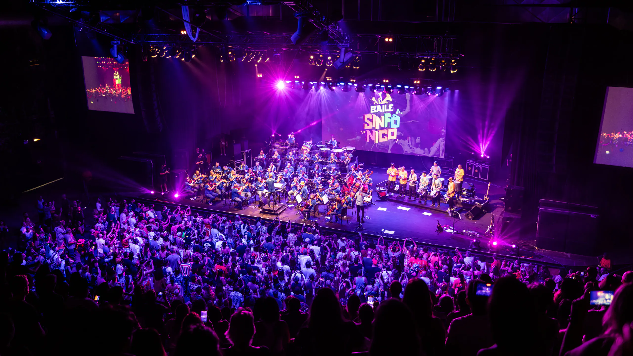 Baile Sinfónico – Monobloco & Orquesta Petrobras Sinfónica en la Fundición Progreso