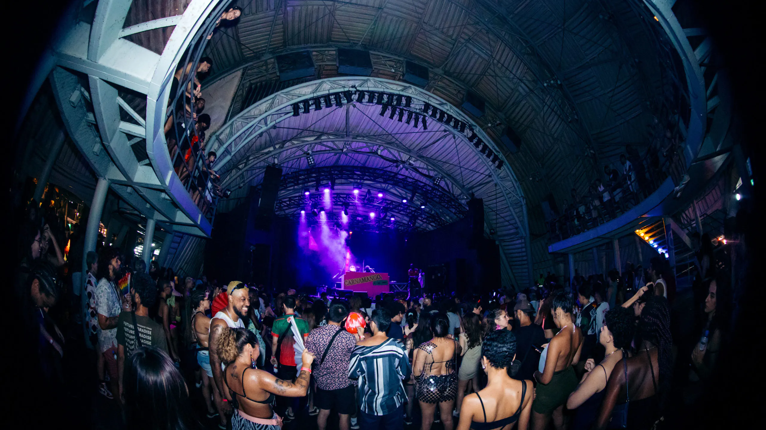CarnaMango no Circo Voador