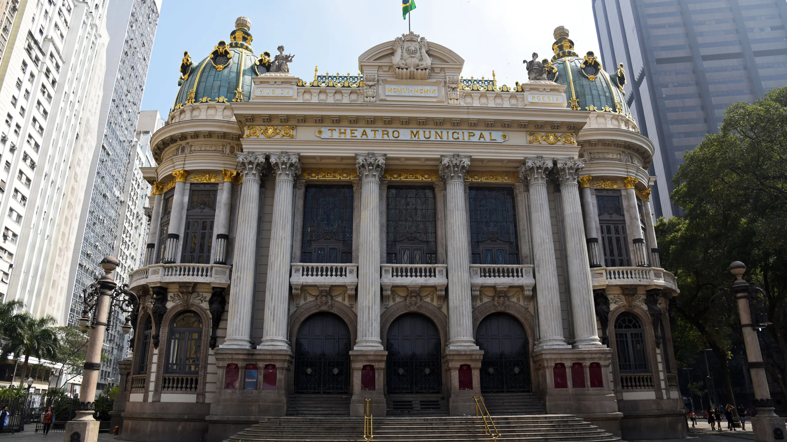 Theatro Municipal 116 Years