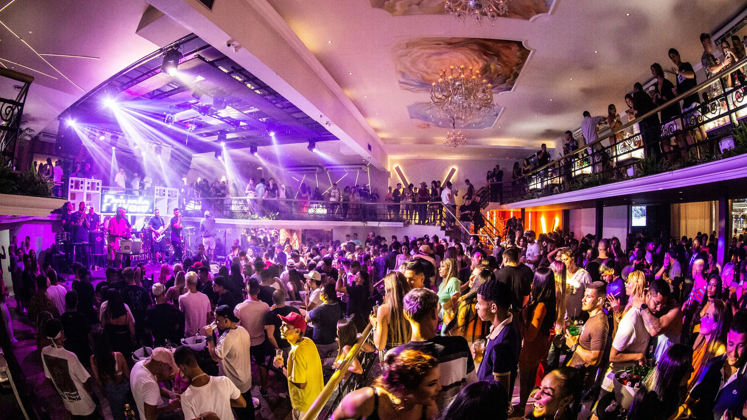 Vitrinni Lounge