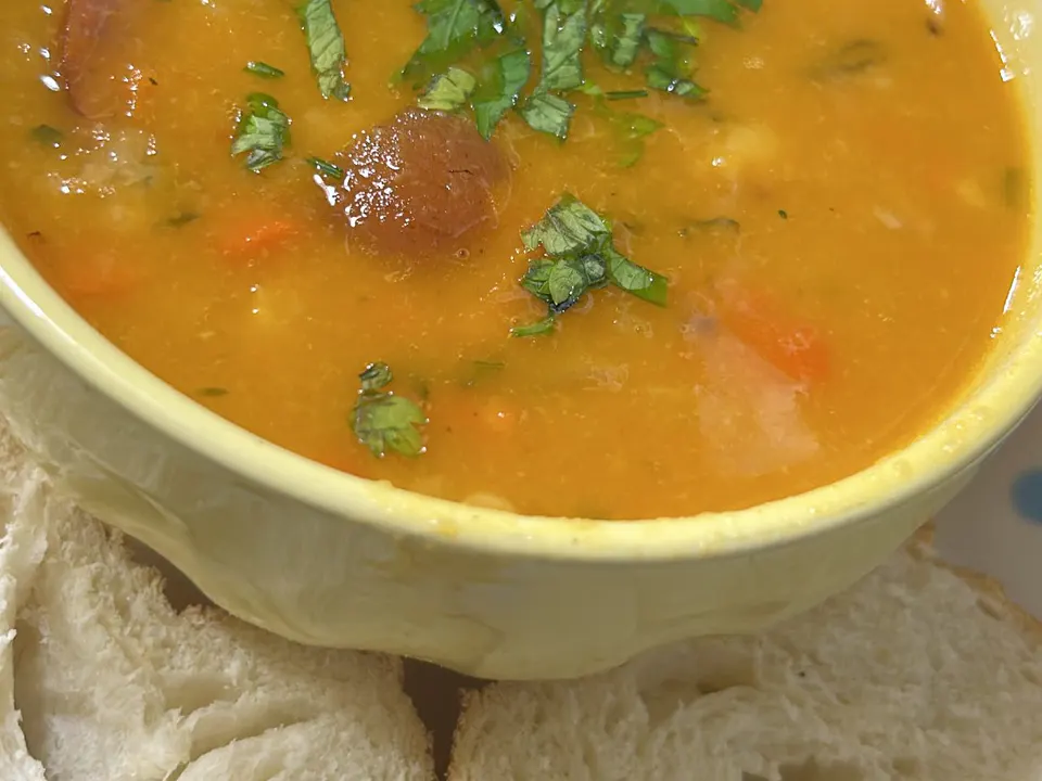Sopa de Siri: Delicioso caldo de Siri y legumbres. Dice la leyenda que es afrodisíaca.
