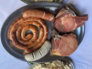 Kassler and Mix de Salsichas (Carré defumado and Wurst): 2 carcases of approximately 300gr each, 1 sausage