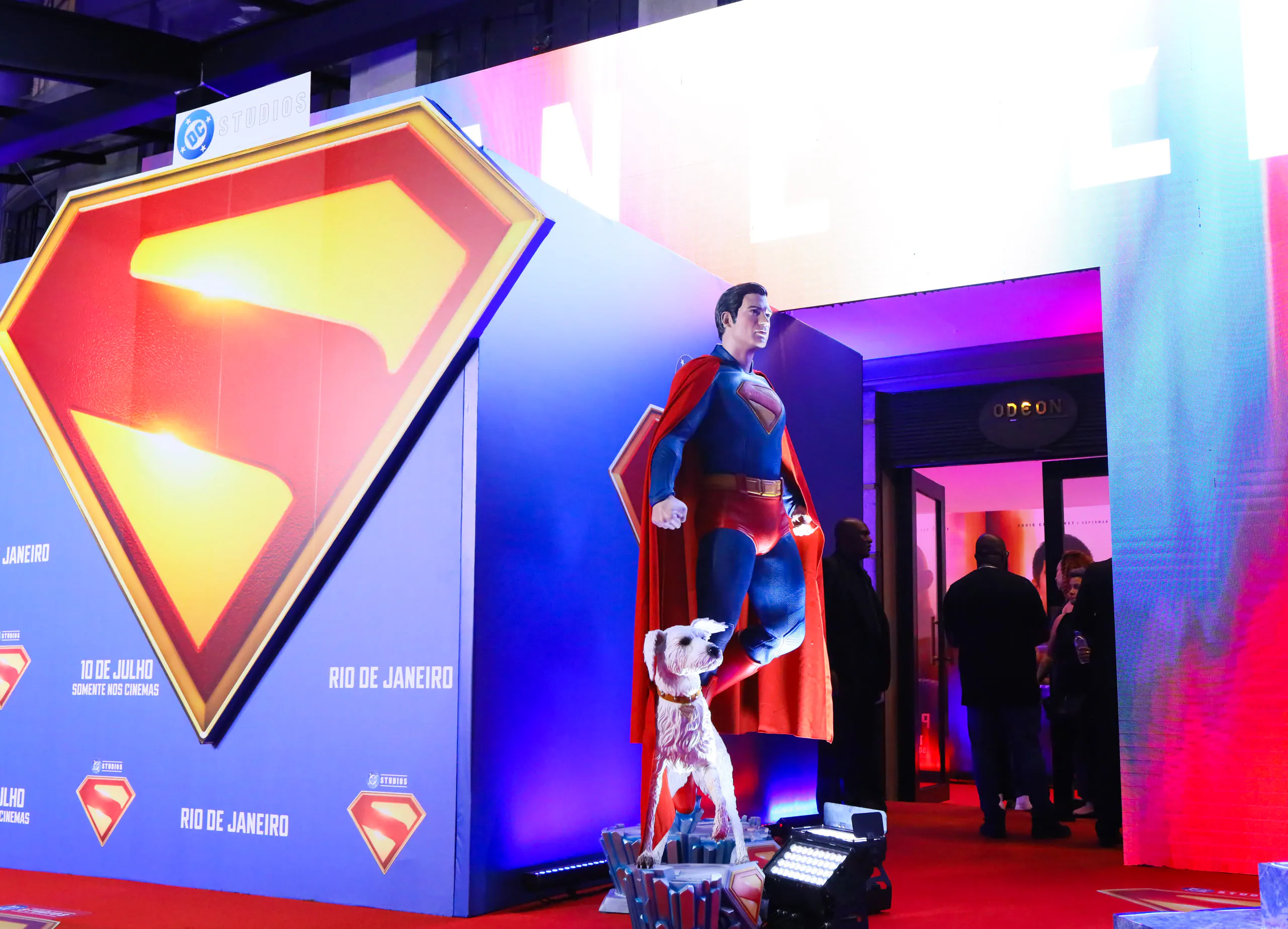 Elenco de Superman en Río de Janeiro durante evento en Cine Odeon
