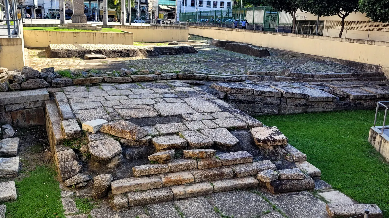 Home Kultur João Alabá im hängenden Garten von Valongo