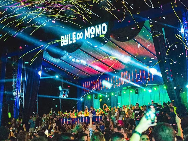 Momo Ball su Museu do Amanhã