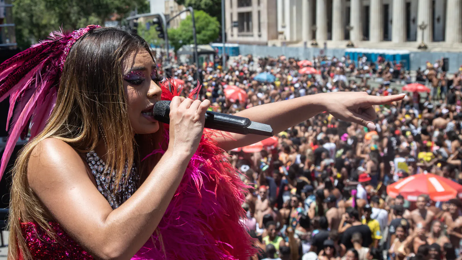 Chá da Alice e Bloco da Lexa agitam o Carnaval de Rua do Rio com megablocos no Centro