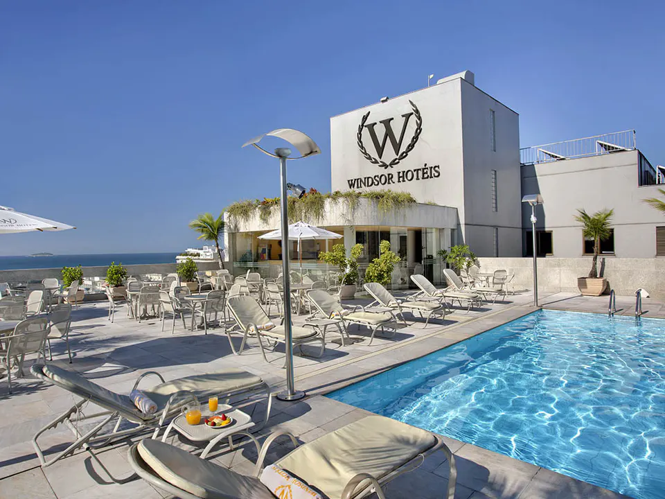 WINDSOR PLAZA