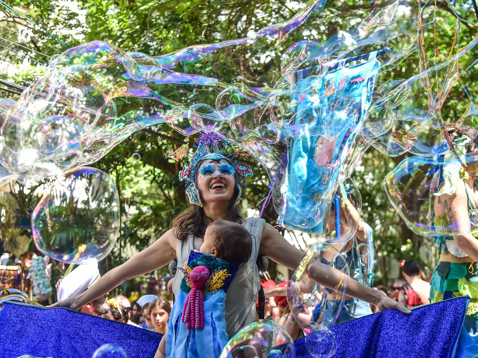Pré-Carnaval espalha a folia por diferentes bairros do Rio