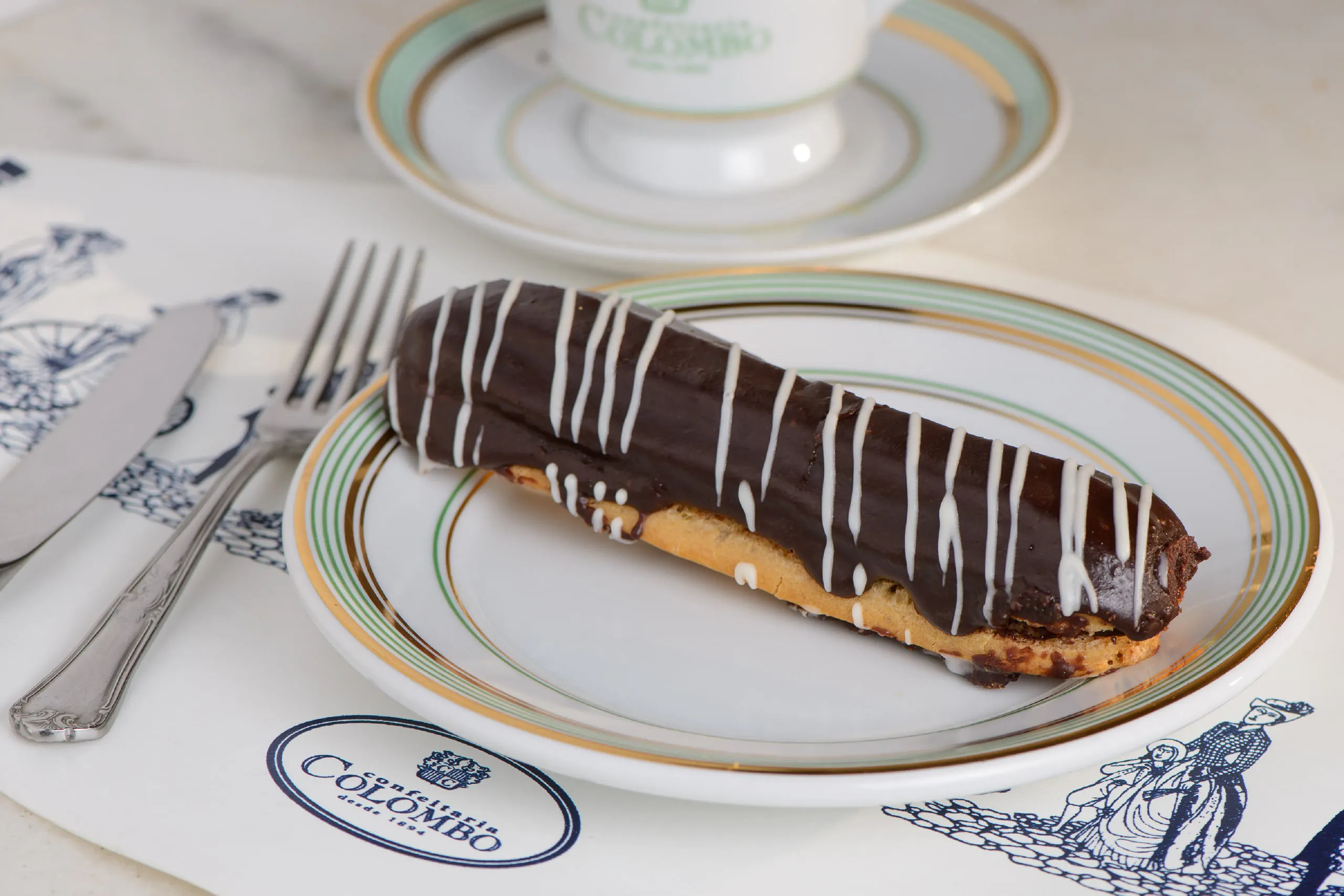 Eclair de Chocolate