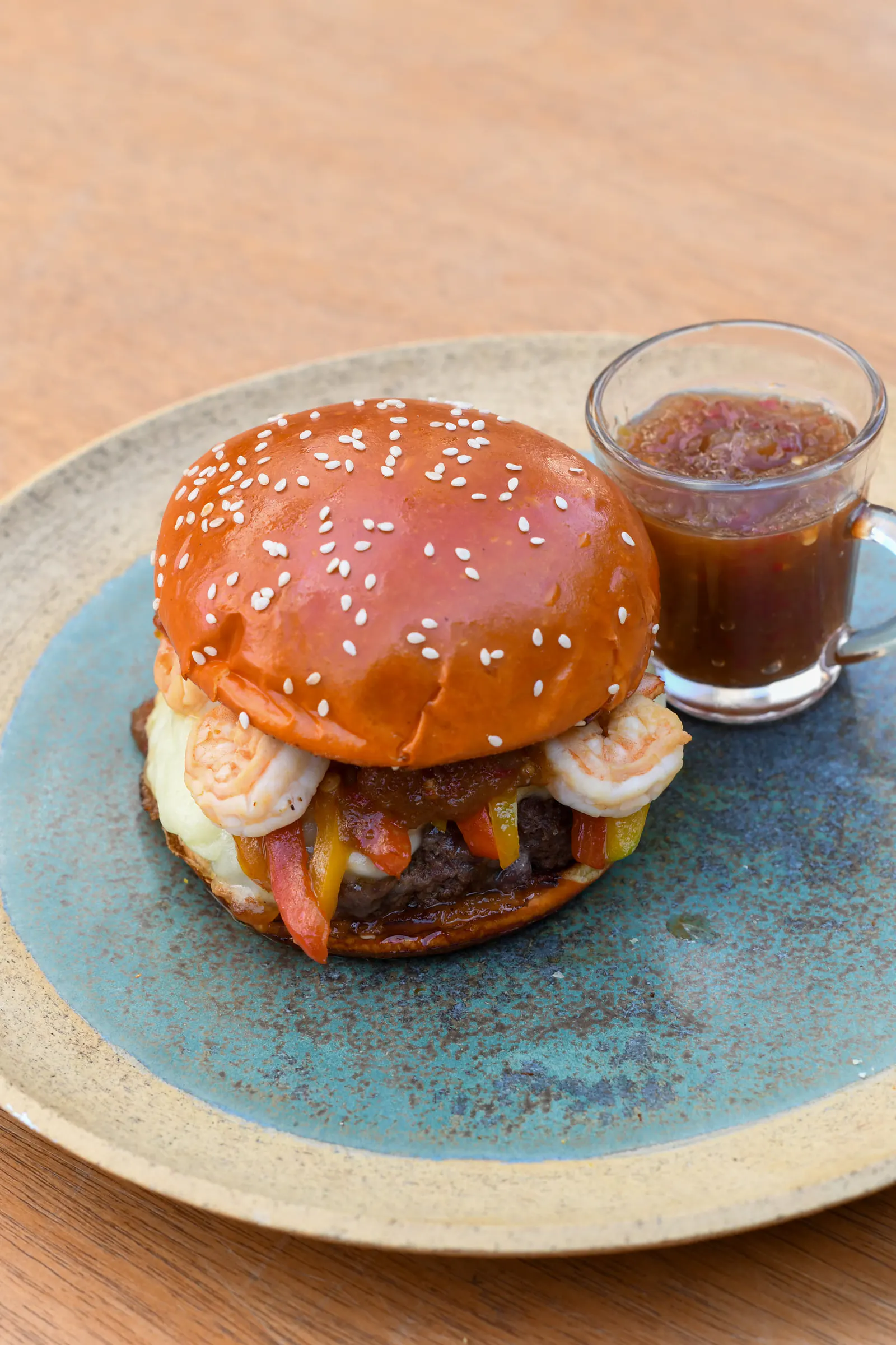 Estilo BBQ House - Estilo Tierra y Mar (Pón de forma, sardina artesanal en la presión, mayonesa, puré de patata, maíz