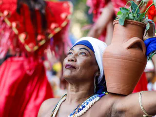 Blocos exaltam raízes afro-brasileiras no Carnaval de Rua do Rio