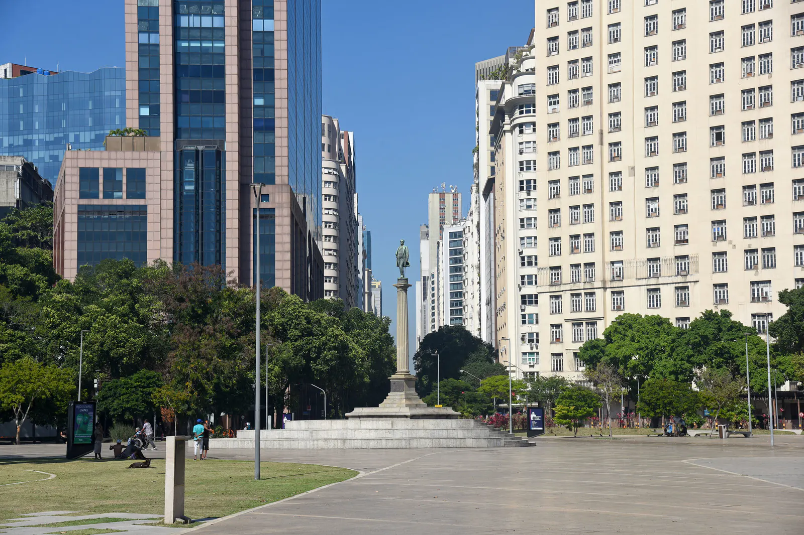 Plaza Mauá (Praça Mauá) — foto 15