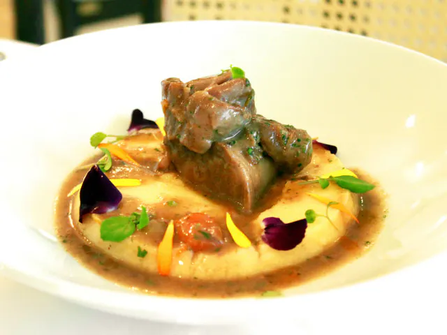 Ossobuco com polenta trufada
