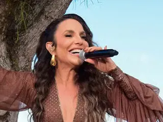 Ivete Clareou, con Ivete Sangalo, nella Marina di Gloria