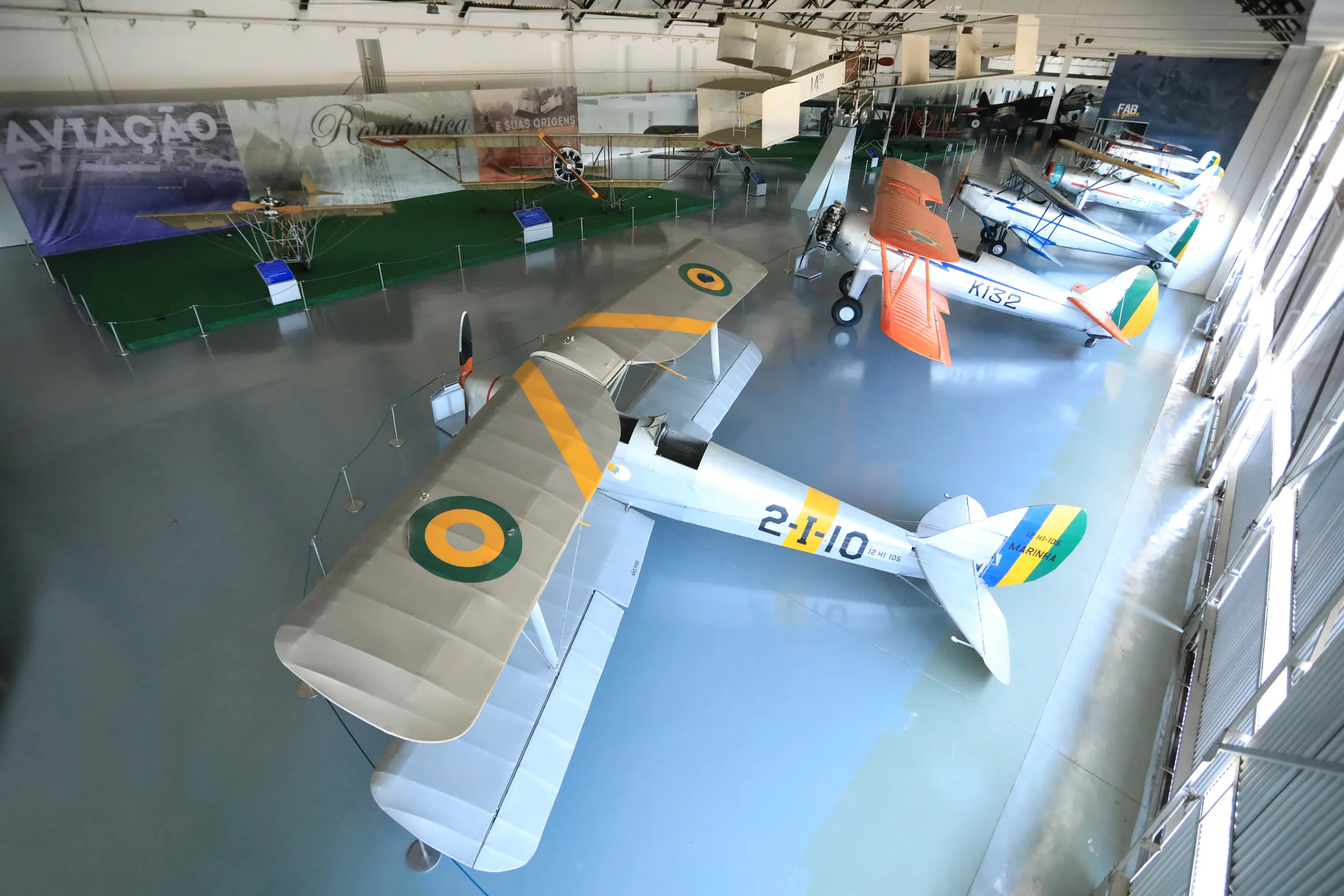 HANGAR 1B