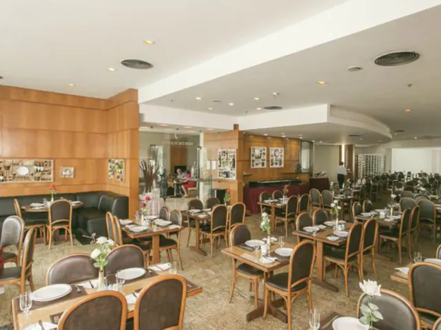 Royalty Barra Hotel