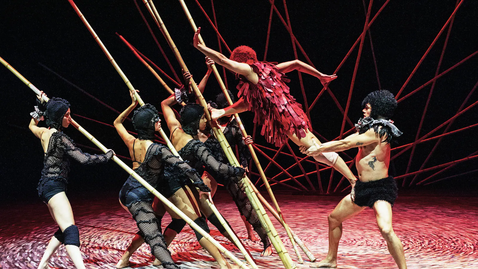 Companhia de Dança Deborah Colker celebra 30 anos com o espetáculo "Sagração"