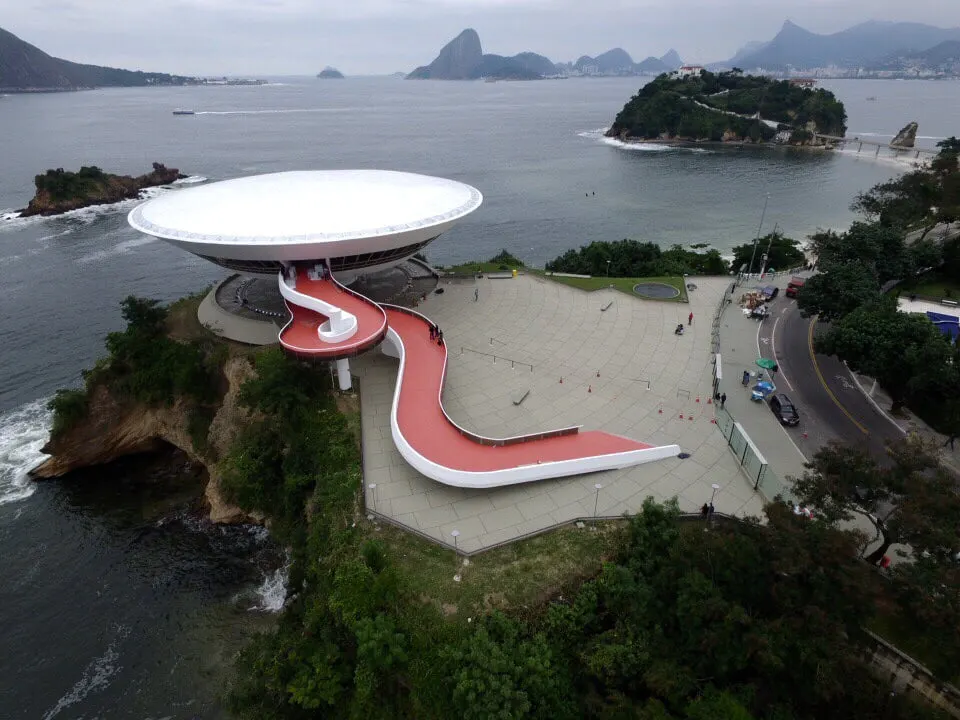 Museu de Arte Contemporânea (MAC)
