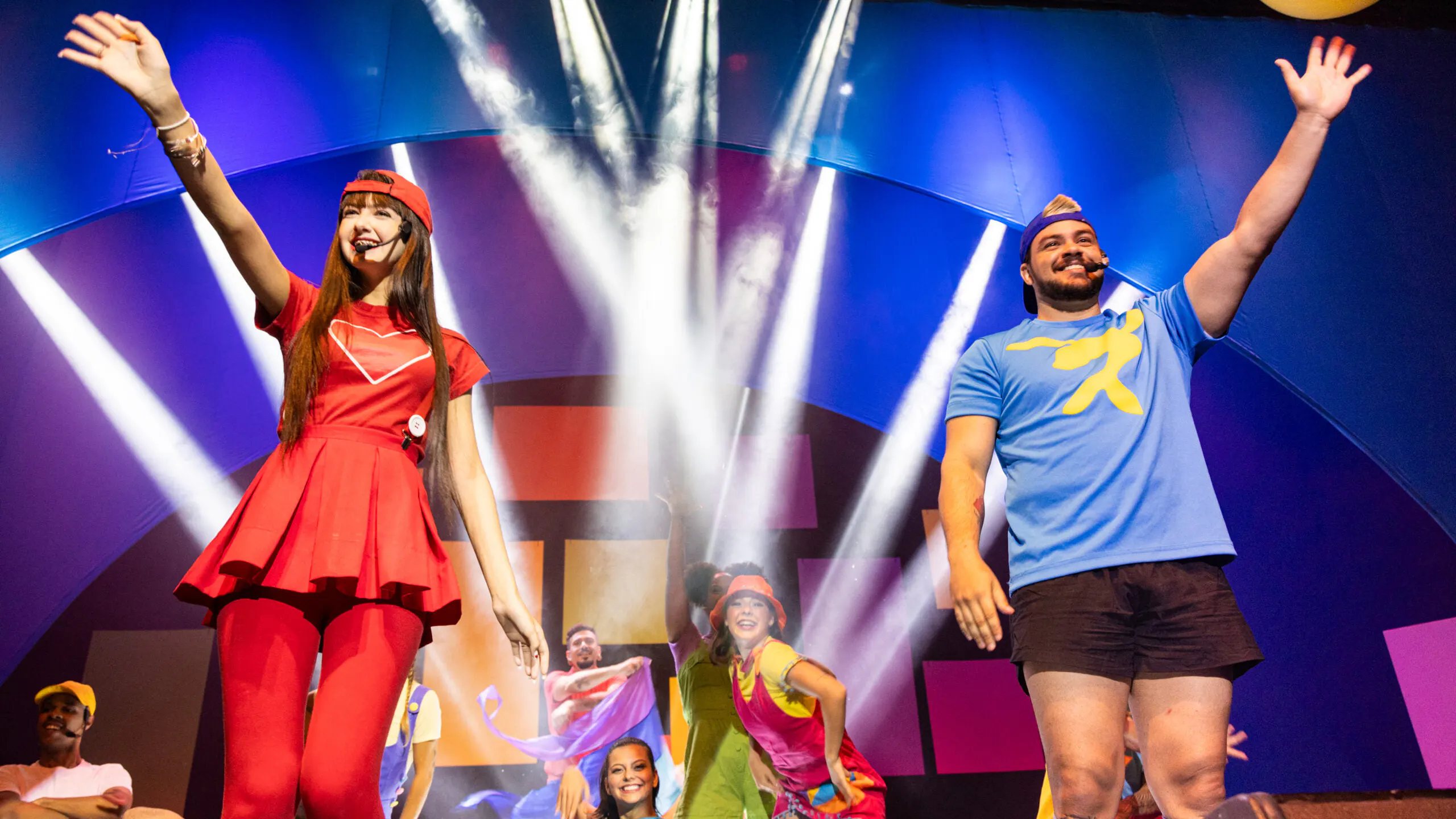 Luccas e Gi em: O Mundo de Magia e Fantasia no Qualistage