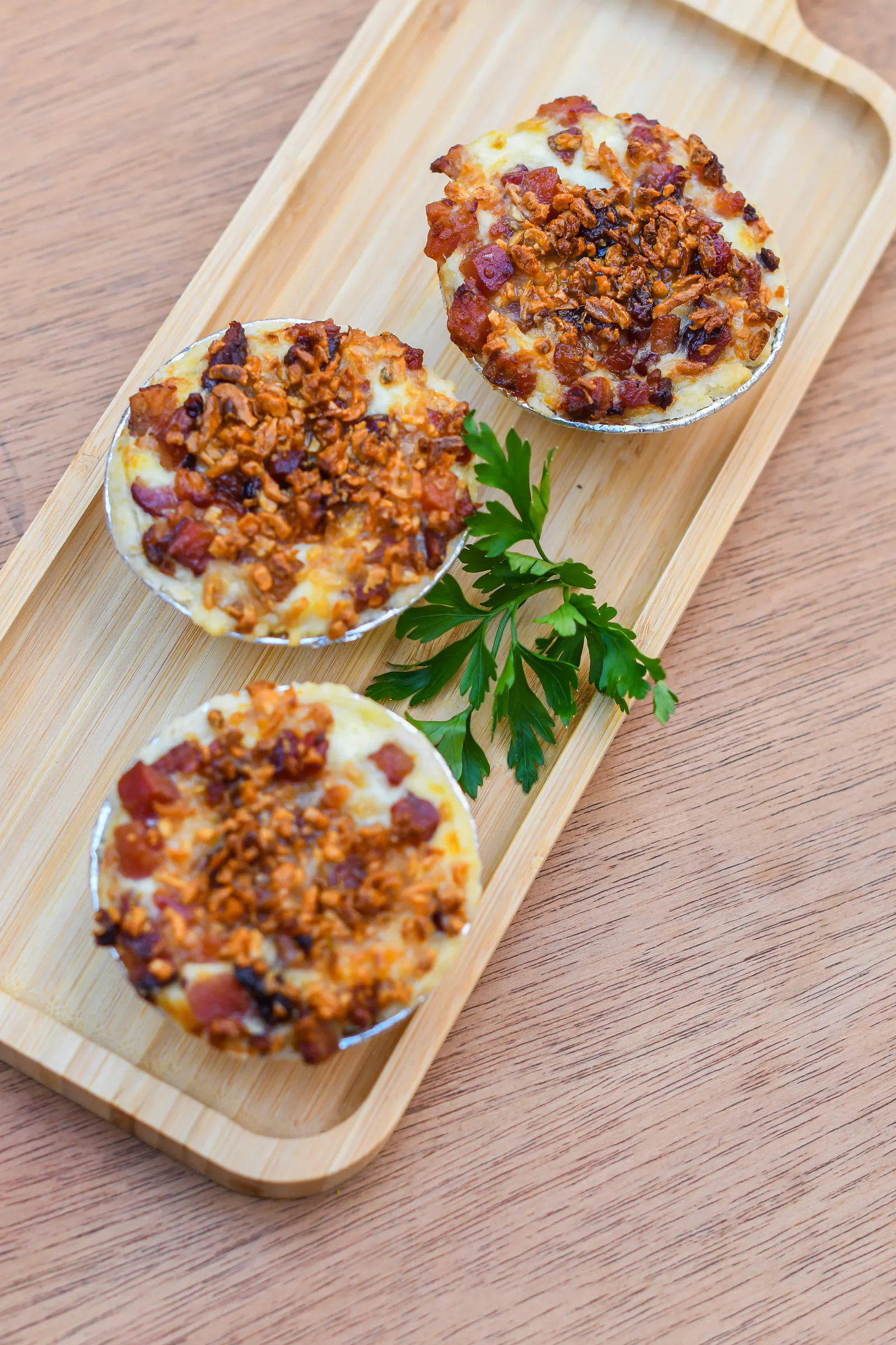 Empatías - Empada Abierta (Empada con relleno de queso minas, bacon y ajo)