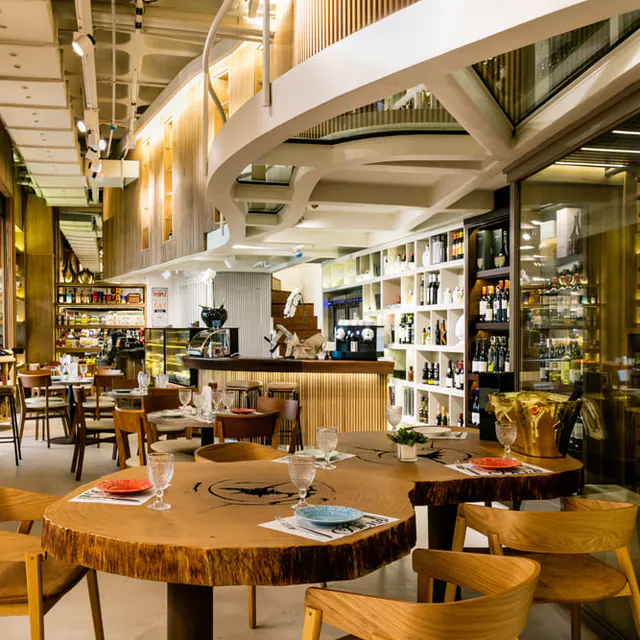Vins et aliments Vendita