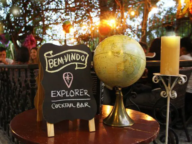 Explorer Cocktail Bar - Foto 9