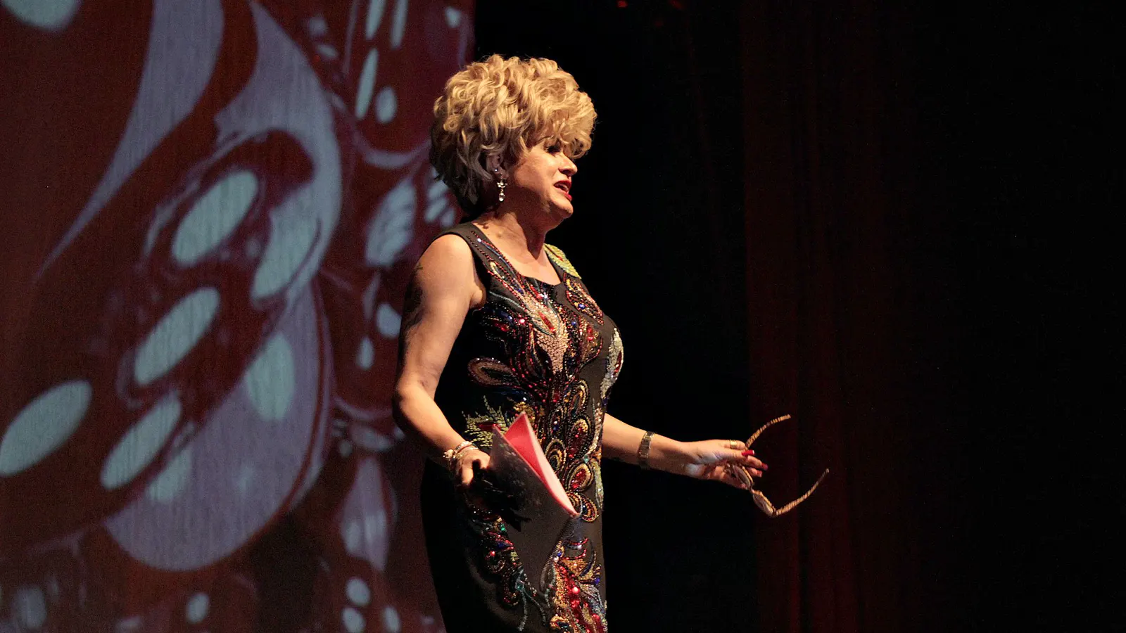 Espetáculo “Ser mulher não é para qualquer um” - Teatro Riachuelo