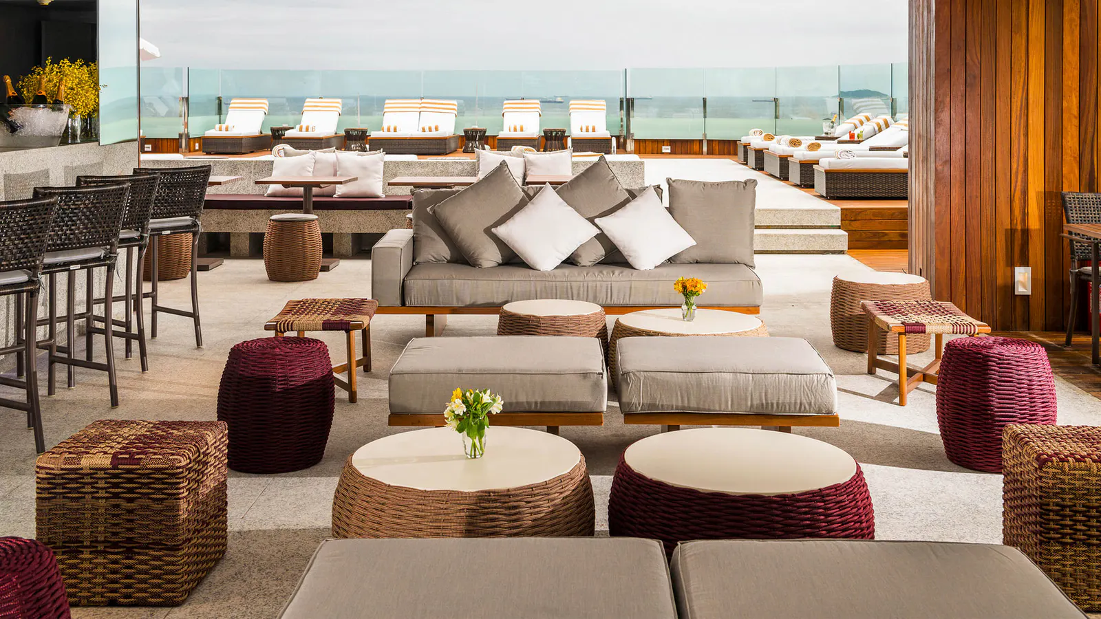 BOSSA LOUNGE
