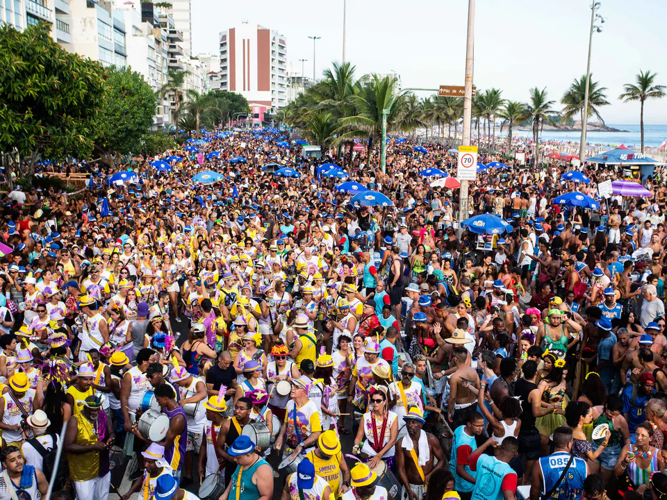 Praia e Bloco: De São Conrado ao Leme, agremiações desfilam nos cenários mais paradisíacos do Rio
